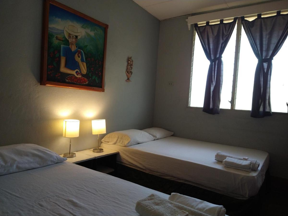 Отель Harvest House Nicaragua Леон Экстерьер фото